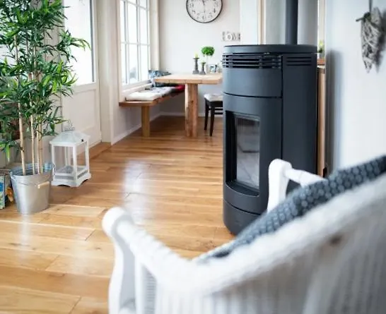 Holiday home Momare- Strandhaeuser Am Hainer - - Kleineseensucht - Seeschloesschen - Glueckskind *