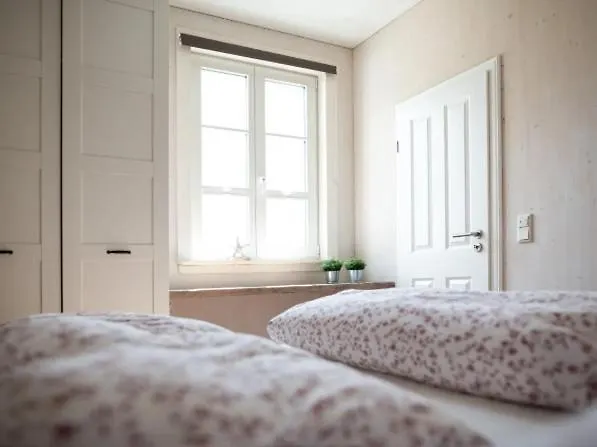 Momare- Strandhaeuser Am Hainer - - Kleineseensucht - Seeschloesschen - Glueckskind