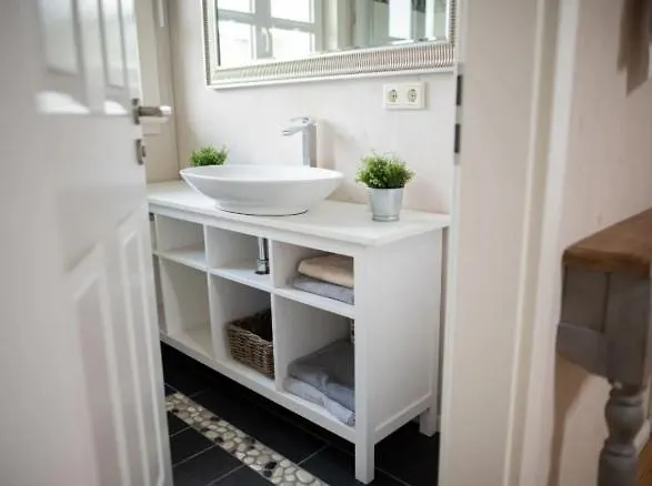 Momare- Strandhaeuser Am Hainer - - Kleineseensucht - Seeschloesschen - Glueckskind Holiday home *